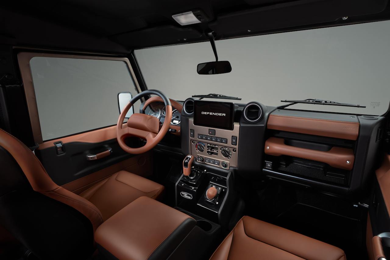 DEF_CLASSIC_V8_OCTA_COLOURS_101225_PETRA_COPPER_BURNT_SIENNA_05